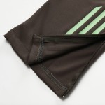 皇家马德里运动衫套装 2025_26 - 绿色（上衣+裤子）