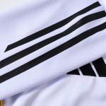 皇家马德里运动衫套装 2025_26 - 白色（上衣+裤子）