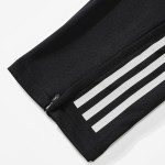 皇家马德里运动衫套装 2025_26 - 白色（上衣+裤子）