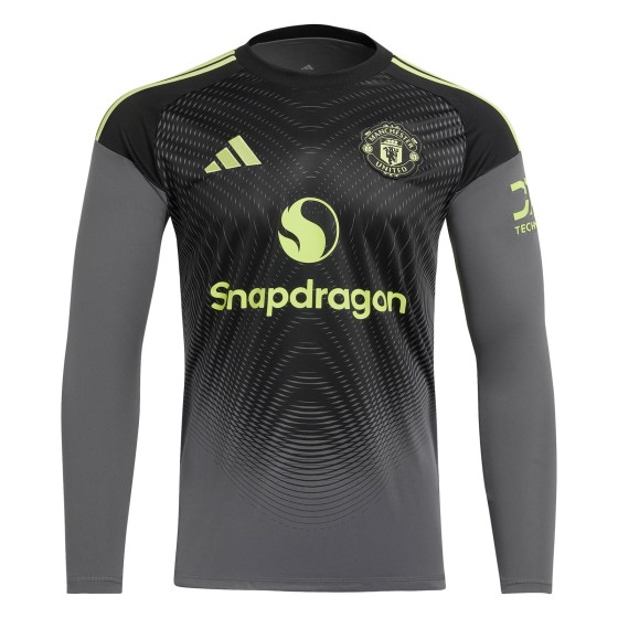 Manchester United Long-Sleeve Goalkeeper Jersey for the 2025-26 Season